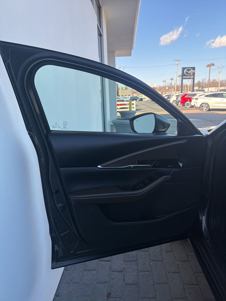 Certified 2025 MAZDA CX-30 AWD 2.5 S w/ Premium Package image 31