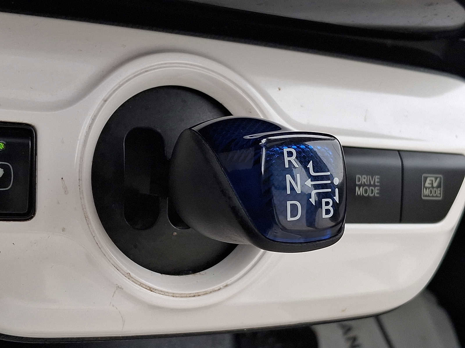 Used 2016 Toyota Prius Four image 13