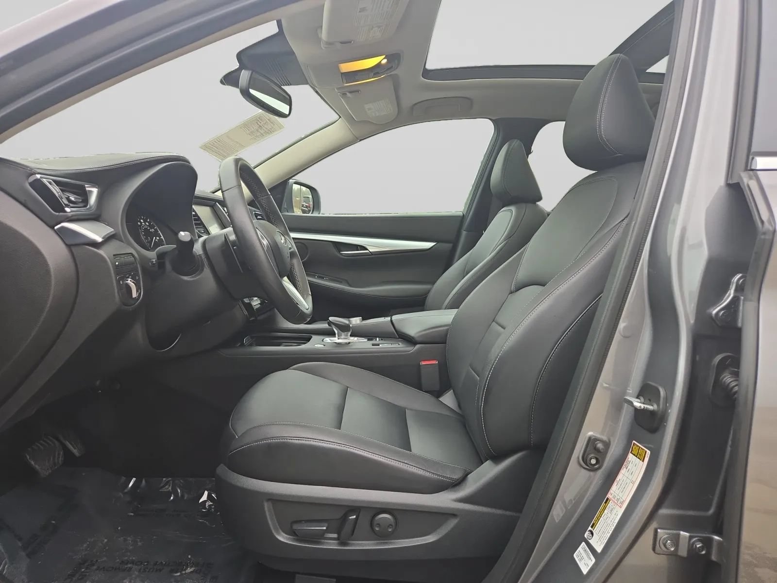 Used 2019 INFINITI QX50 Luxe AWD/4WD image 16