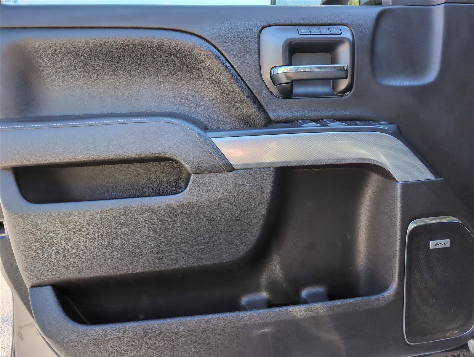 Used 2017 Chevrolet Silverado 2500 LTZ w/ Vortec Plus Package image 11