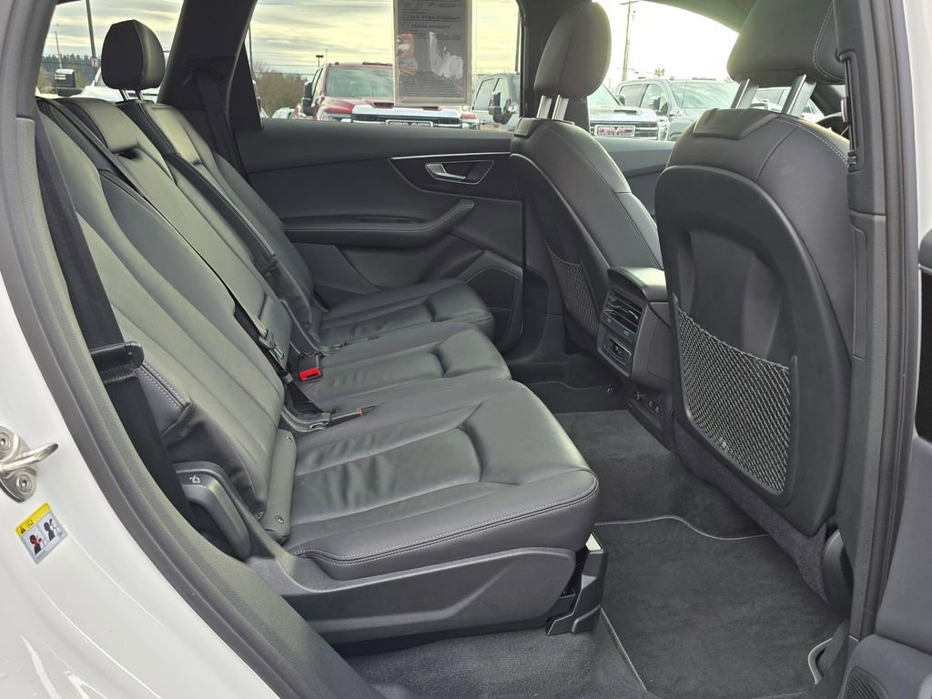 Used 2025 Audi Q7 3.0T Premium Plus image 12