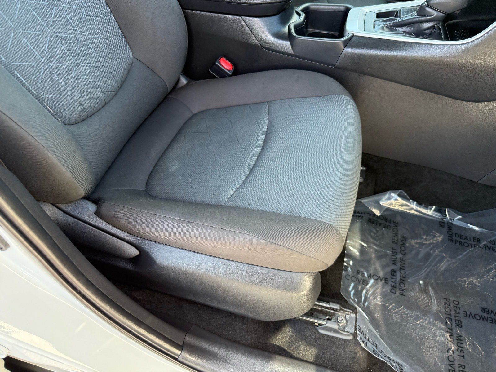 Used 2025 Toyota RAV4 XLE AWD/4WD image 32