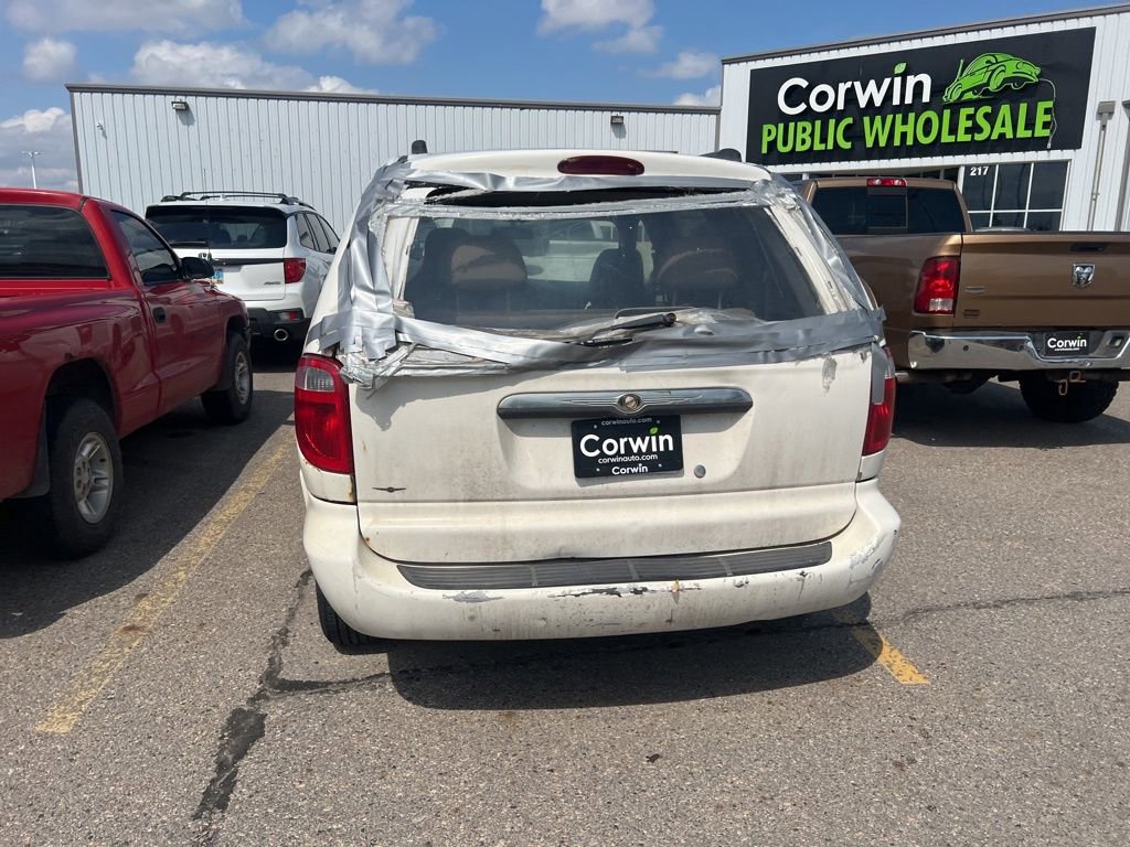 Used 2006 Chrysler Town & Country w/ Popular Equipment Group I FWD image 20