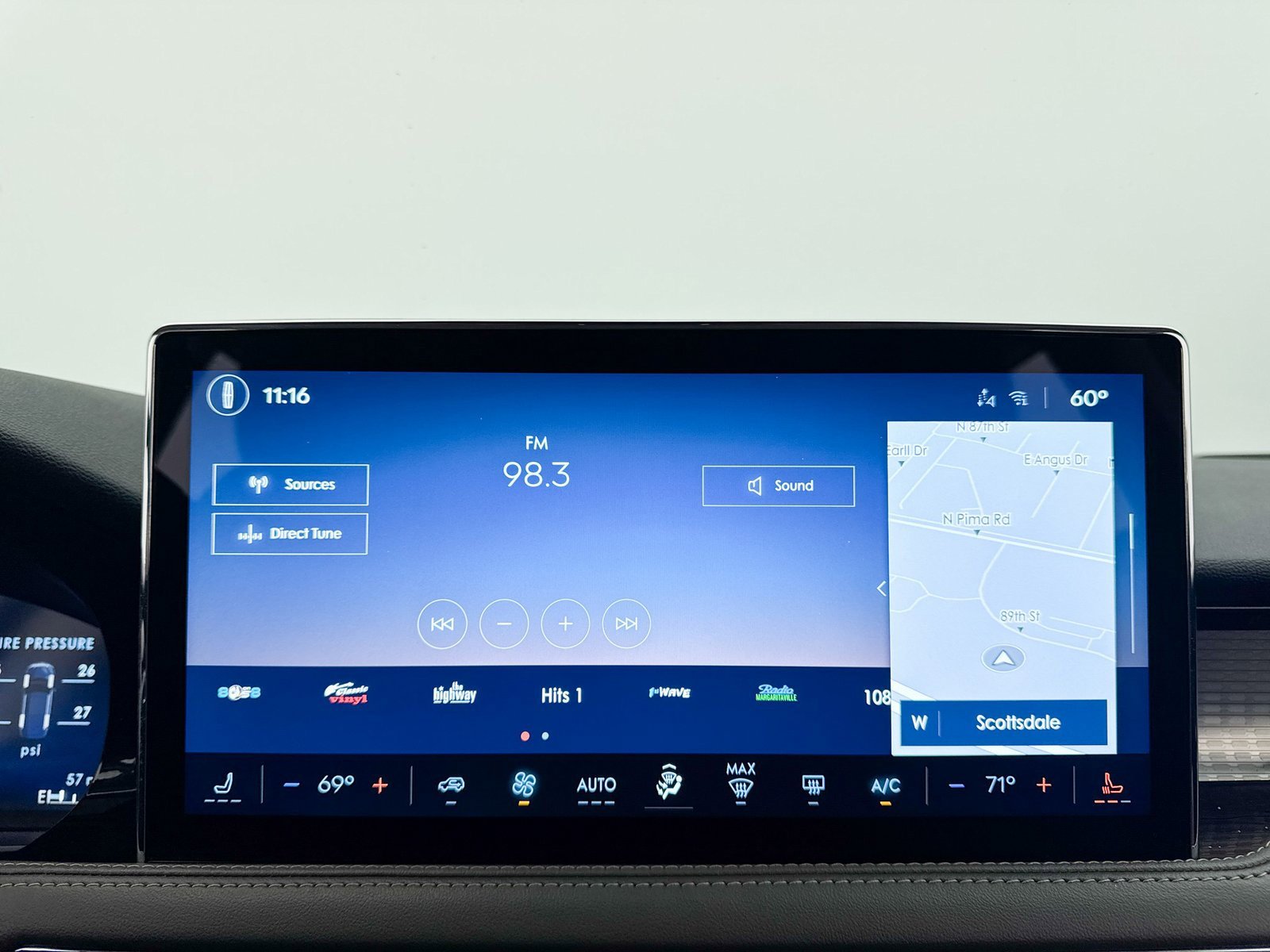 Used 2024 Lincoln Corsair FWD image 5