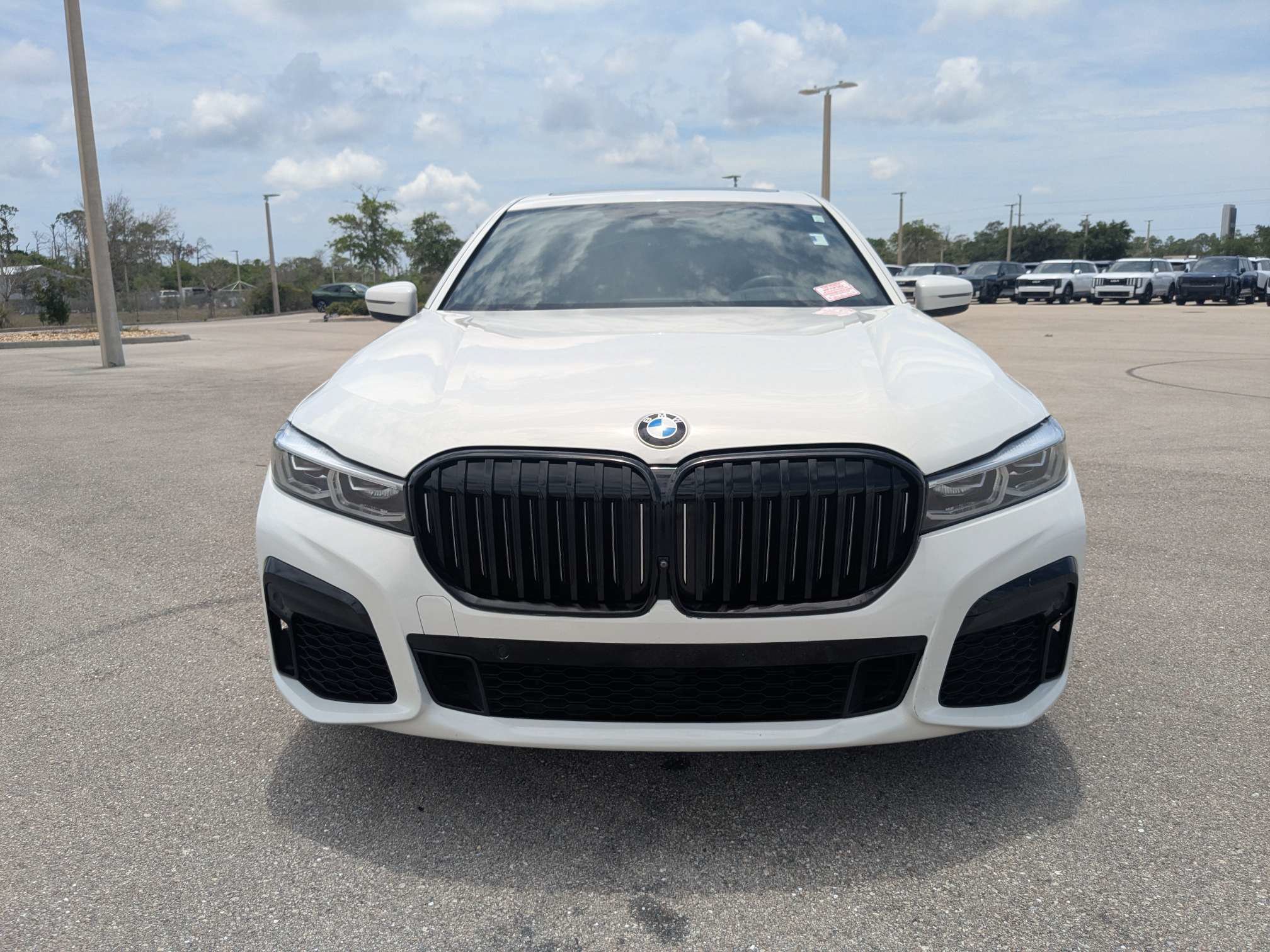 Used 2022 BMW 750Li xDrive AWD/4WD image 3
