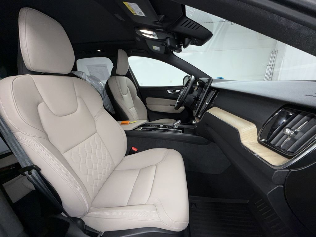 Used 2026 Volvo XC60 B5 Plus w/ Climate Package AWD/4WD image 5