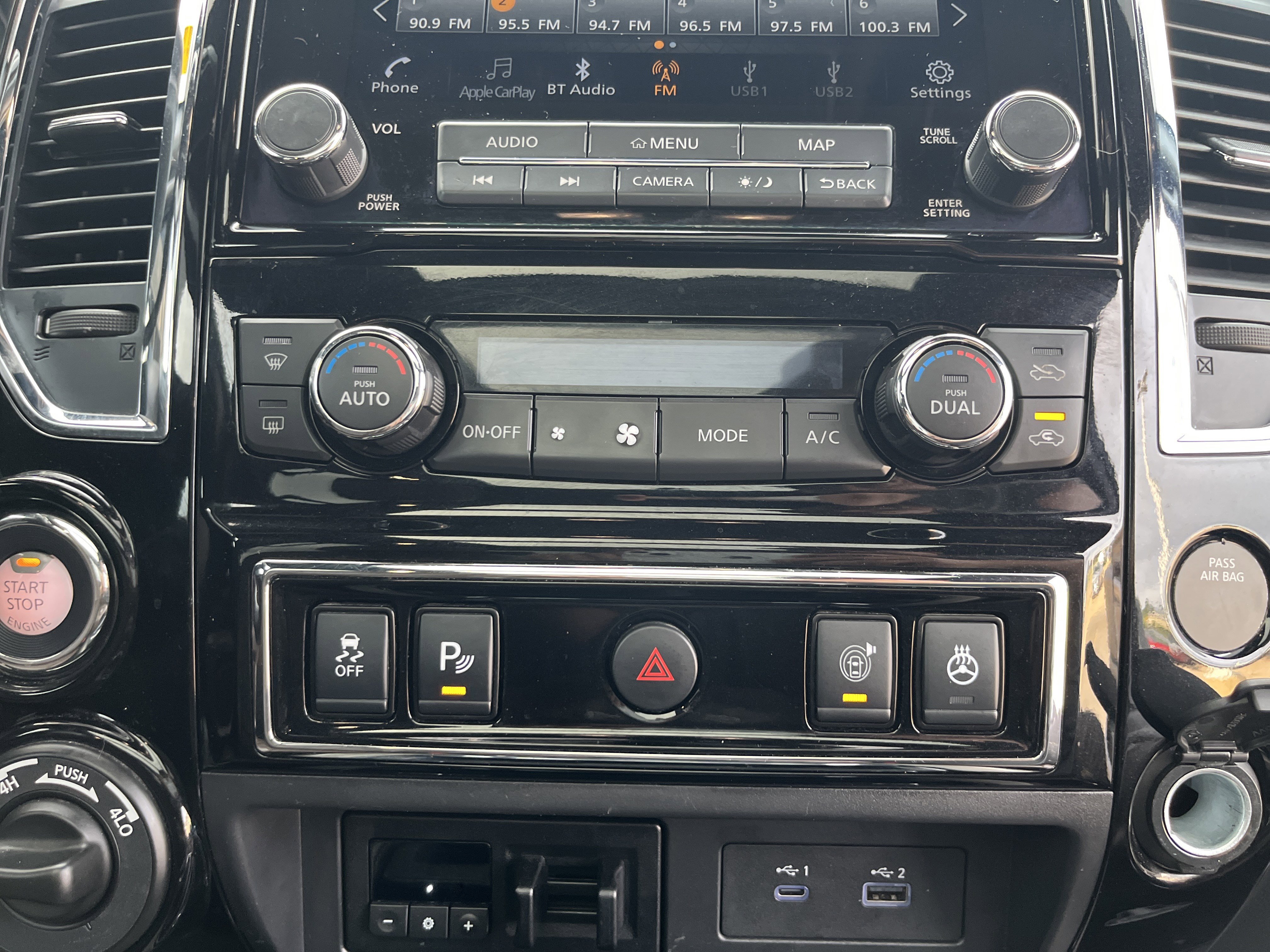 Used 2022 Nissan Titan Platinum Reserve w/ Moonroof Package image 23