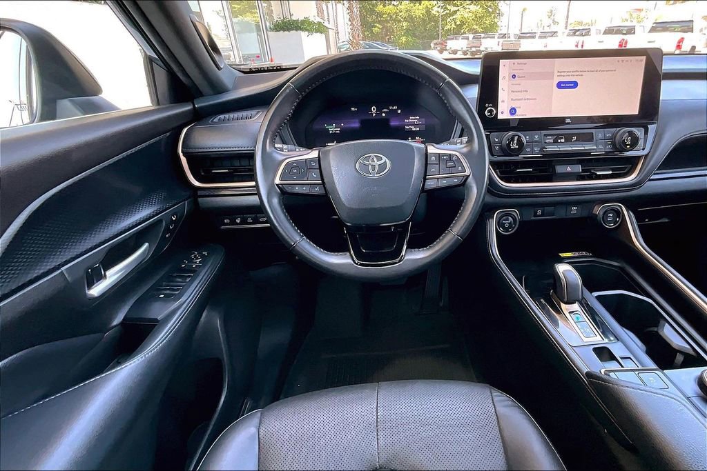 Used 2024 Toyota Grand Highlander AWD Hybrid image 8