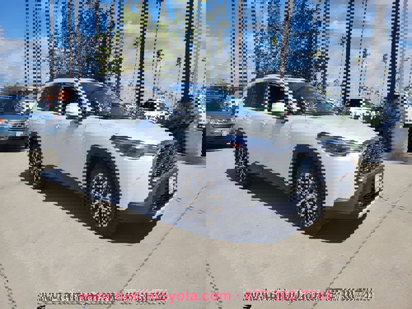 Certified 2022 Toyota Corolla Cross XLE w/ Convenience Package image 2