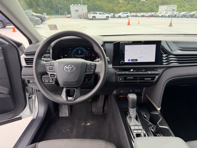 Used 2025 Toyota Camry LE FWD image 12