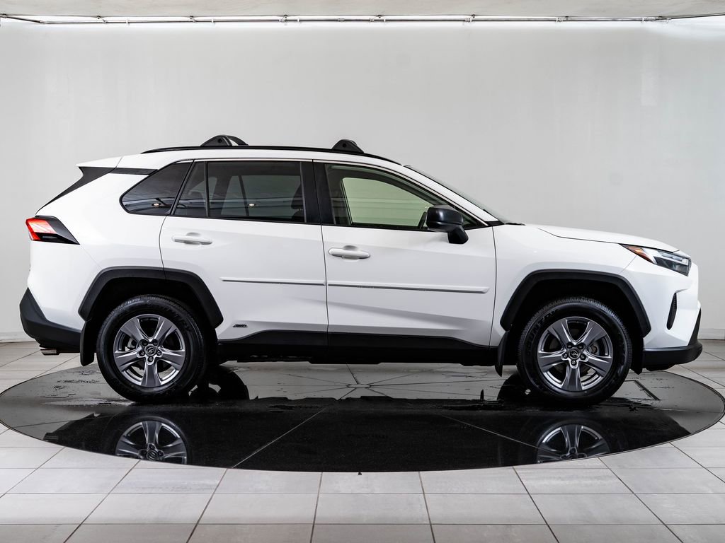 Used 2025 Toyota RAV4 LE AWD/4WD image 11