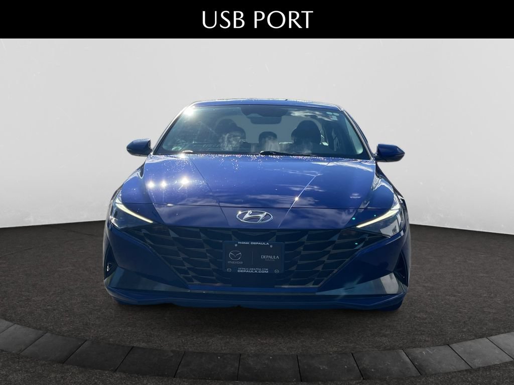 Used 2022 Hyundai Elantra Limited w/ Preferred Accessory Package FWD image 7