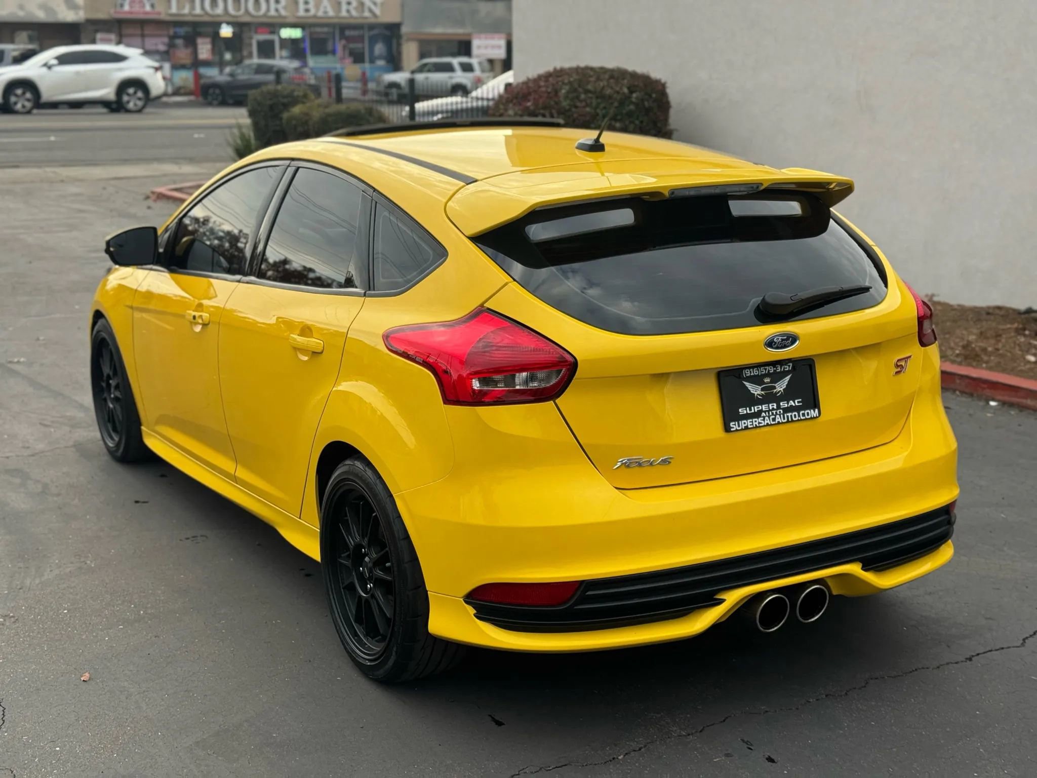 Used 2018 Ford Focus ST w/ Equipment Group 402A FWD image 4