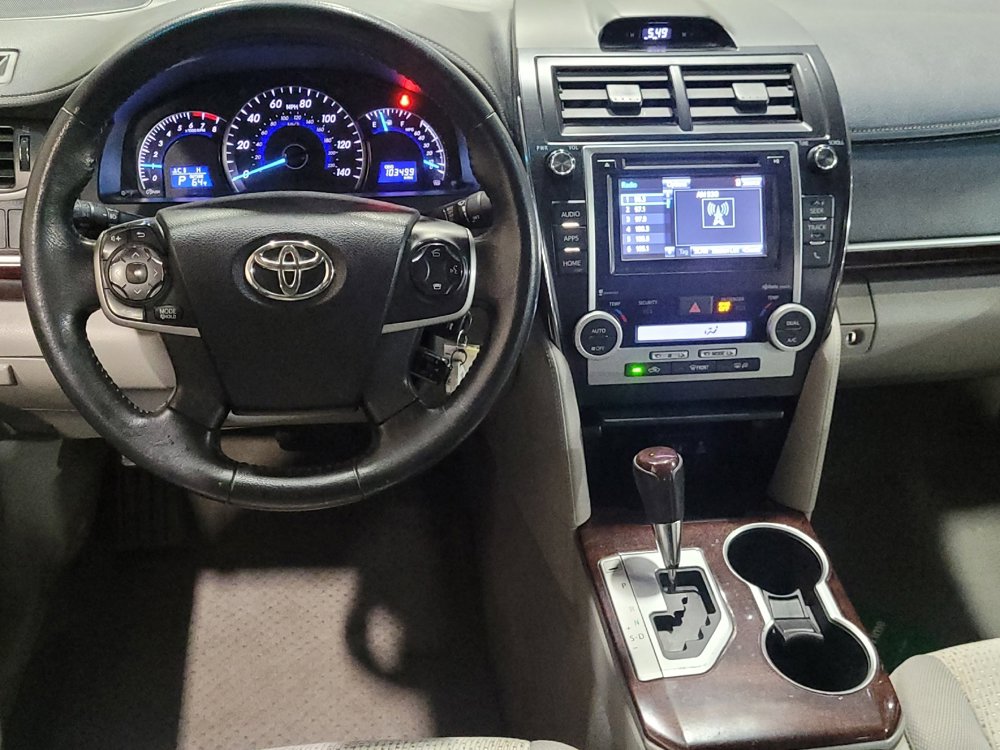Used 2014 Toyota Camry XLE image 22