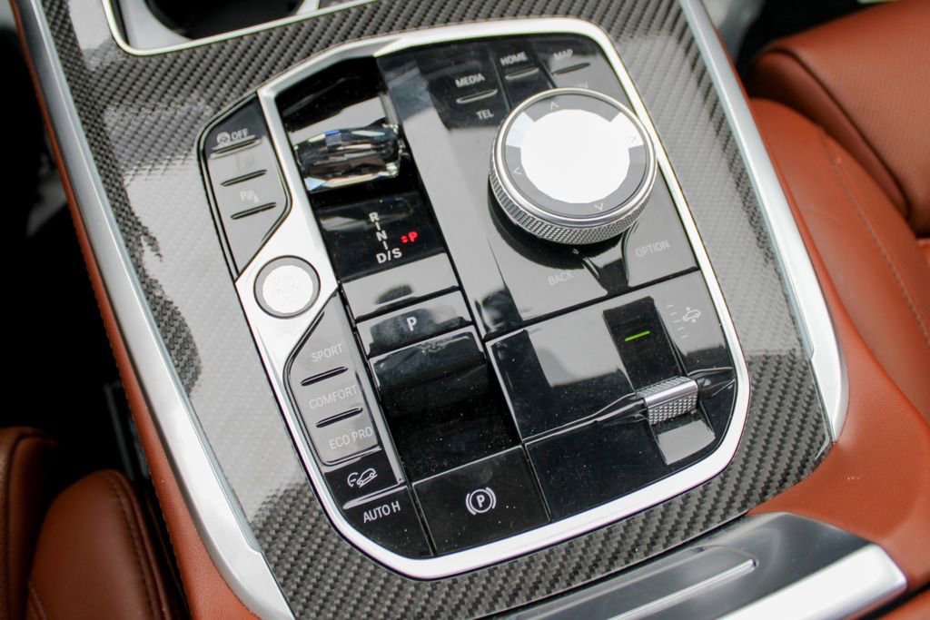 Used 2026 BMW X7 M60i image 21