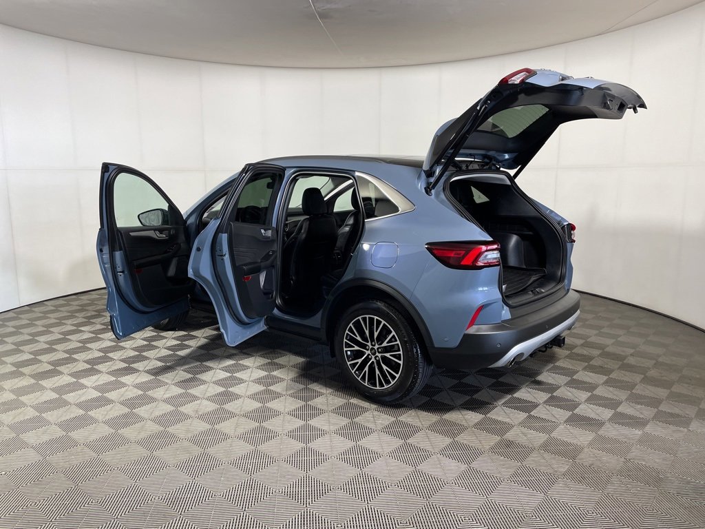 Used 2024 Ford Escape SE w/ PHEV Premium Package image 11