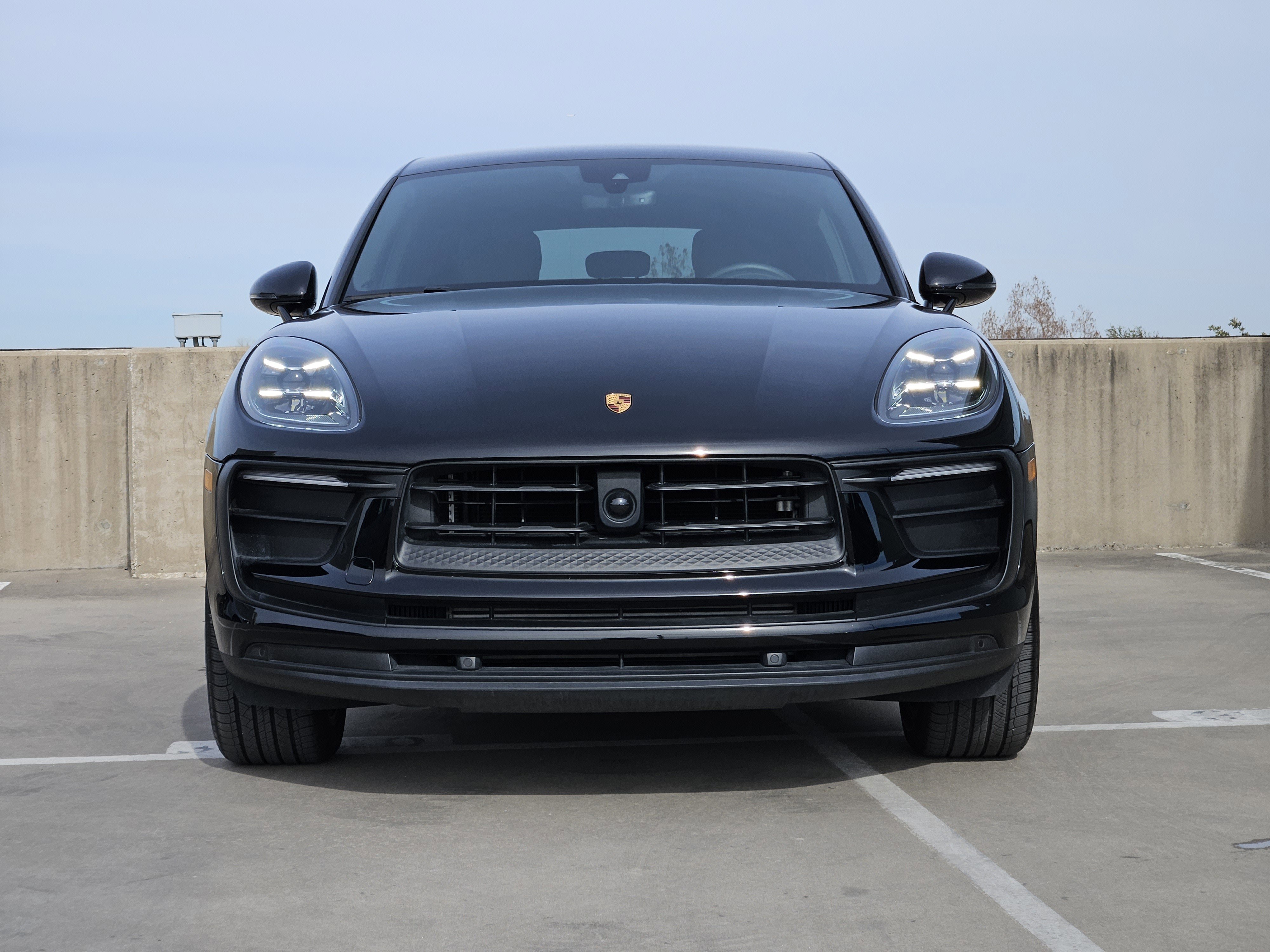 Certified 2025 Porsche Macan image 11
