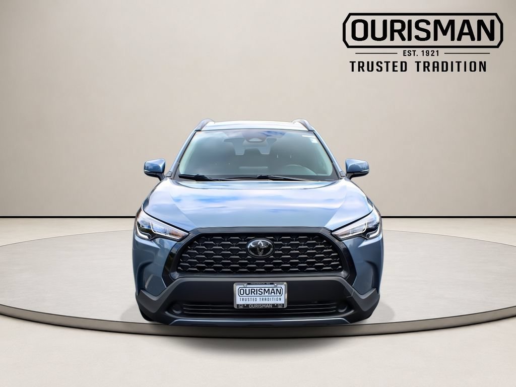 Used 2023 Toyota Corolla Cross LE w/ Moonroof Package AWD/4WD image 4