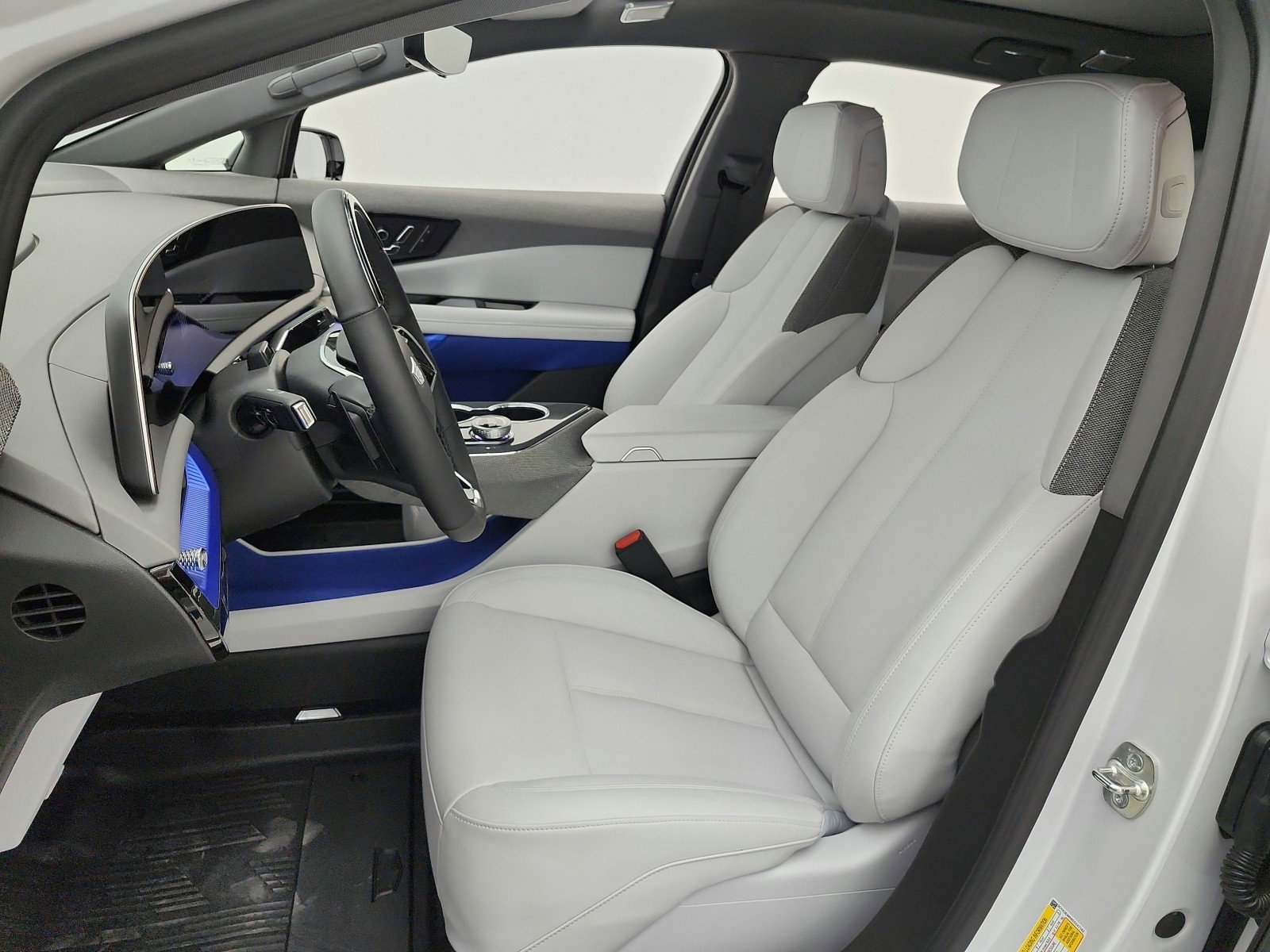 Used 2025 Cadillac Optiq Sport 1 w/ LPO, Floor Liner Package AWD/4WD image 15