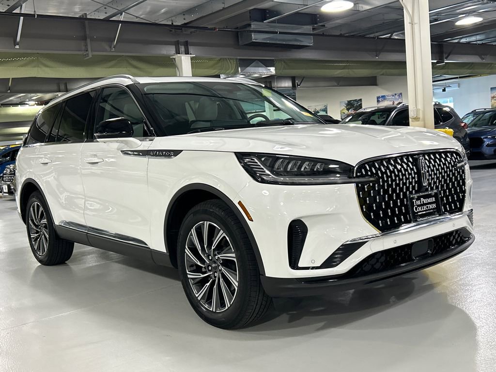 Used 2026 Lincoln Aviator AWD image 7