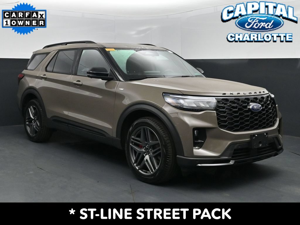 Used 2026 Ford Explorer ST-Line w/ ST-Line Street Pack AWD/4WD image 3