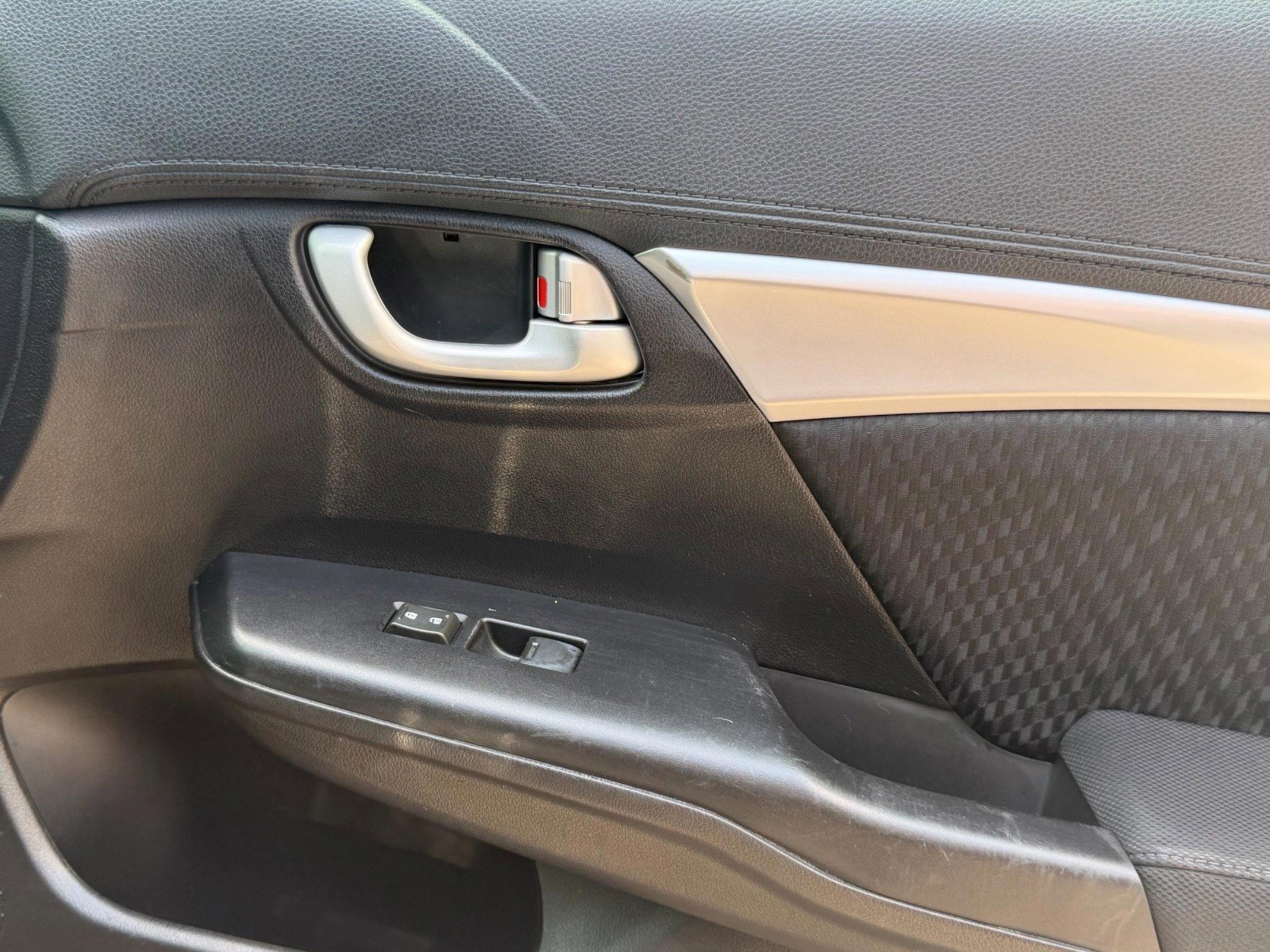 Used 2015 Honda Civic EX image 31