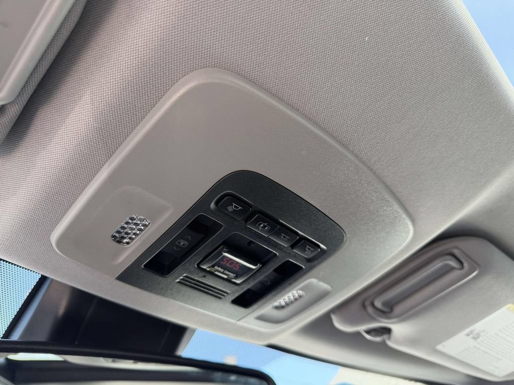 Used 2019 Toyota Camry FWD image 35