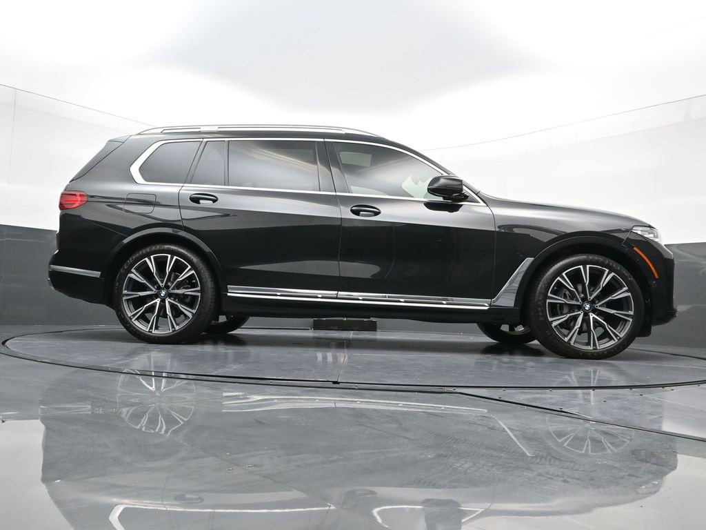 Used 2022 BMW X7 xDrive40i w/ Cold Weather Package image 29
