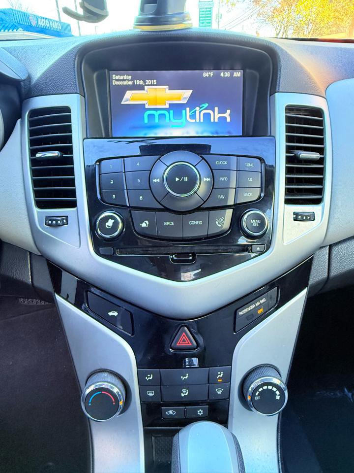 Used 2016 Chevrolet Cruze LT image 20
