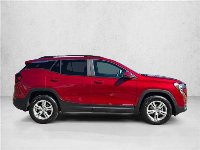 Used 2023 GMC Terrain SLE w/ Driver Convenience Package image 4