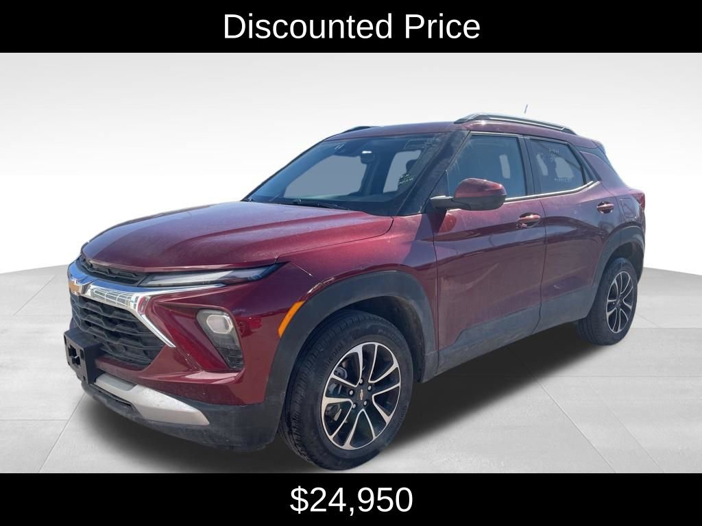 Used 2025 Chevrolet TrailBlazer LT image 3
