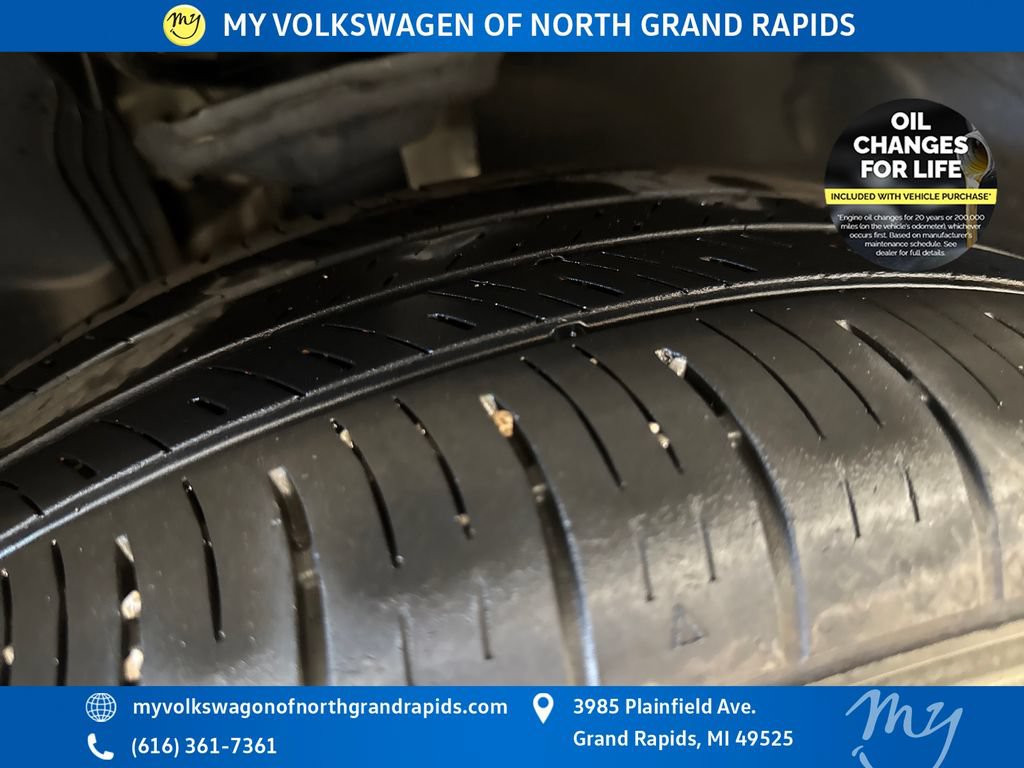 Used 2024 Volkswagen Atlas Cross Sport SE AWD/4WD image 37