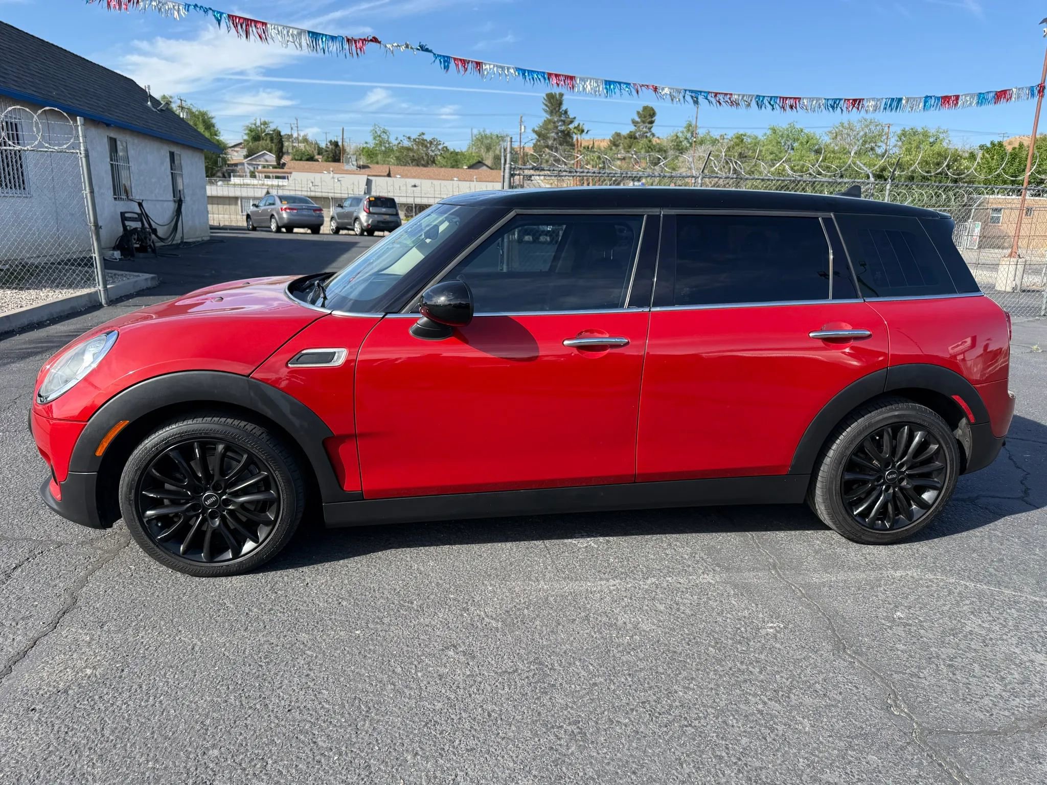 Used 2017 MINI Cooper Clubman image 4