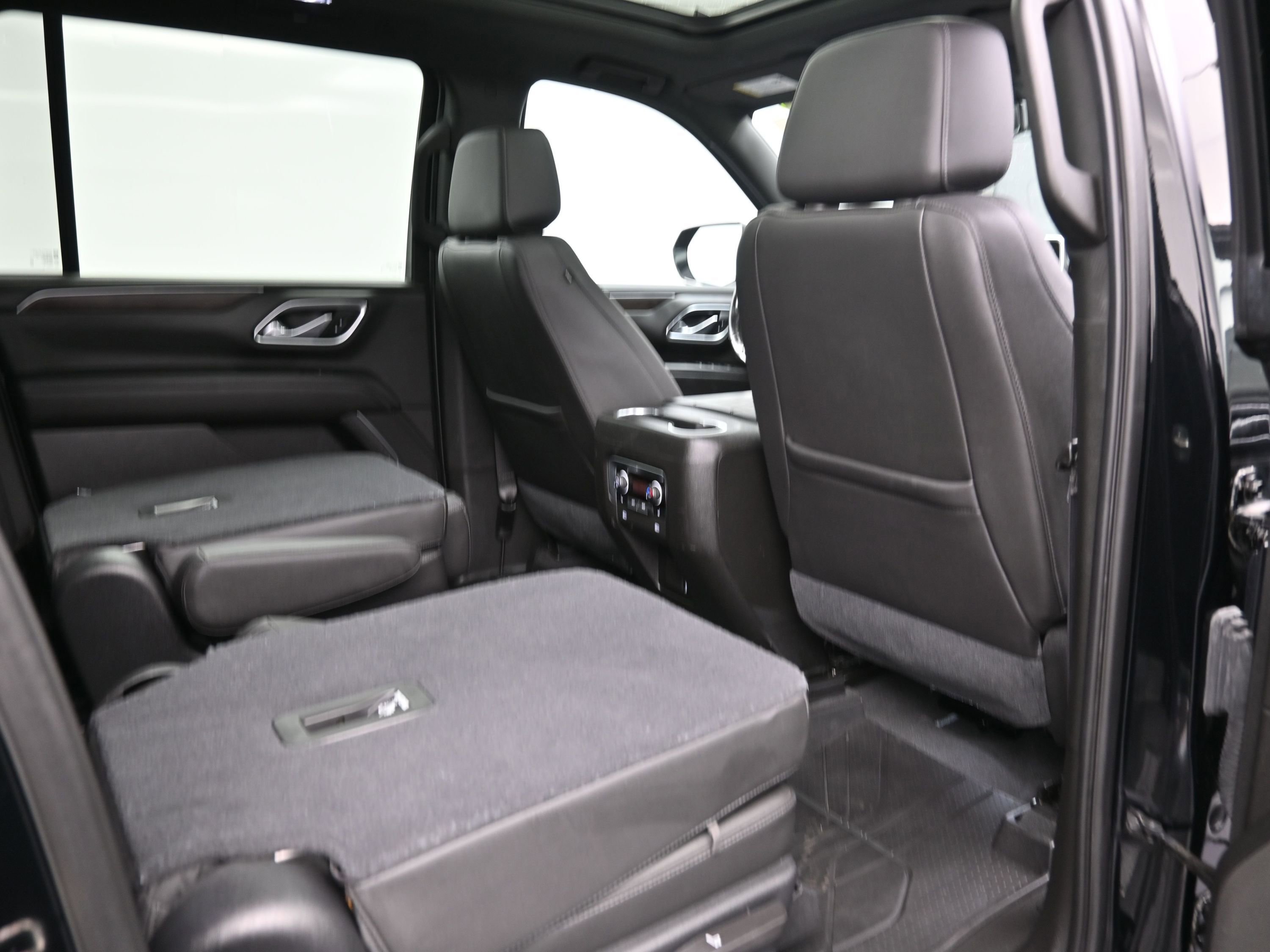 Used 2021 Chevrolet Suburban LT w/ LT Signature Package image 20