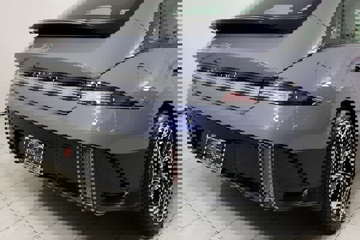 Used 2025 Hyundai Ioniq 6 Limited image 40