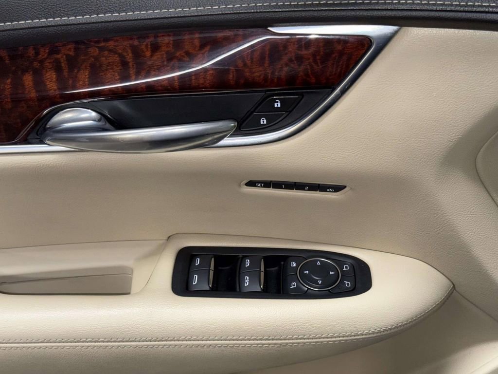 Used 2017 Cadillac XT5 Luxury w/ Driver Awareness Package image 20