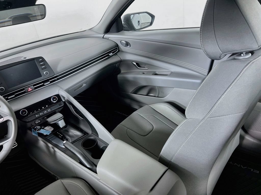 New 2026 Hyundai Elantra Sport FWD image 19