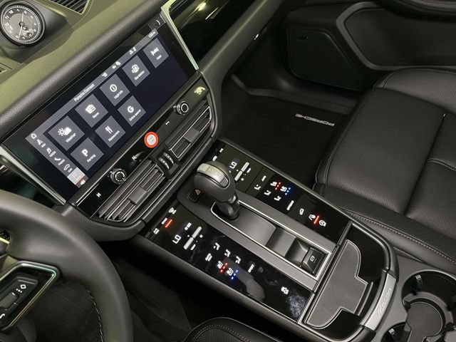 New 2026 Porsche Macan AWD/4WD image 34