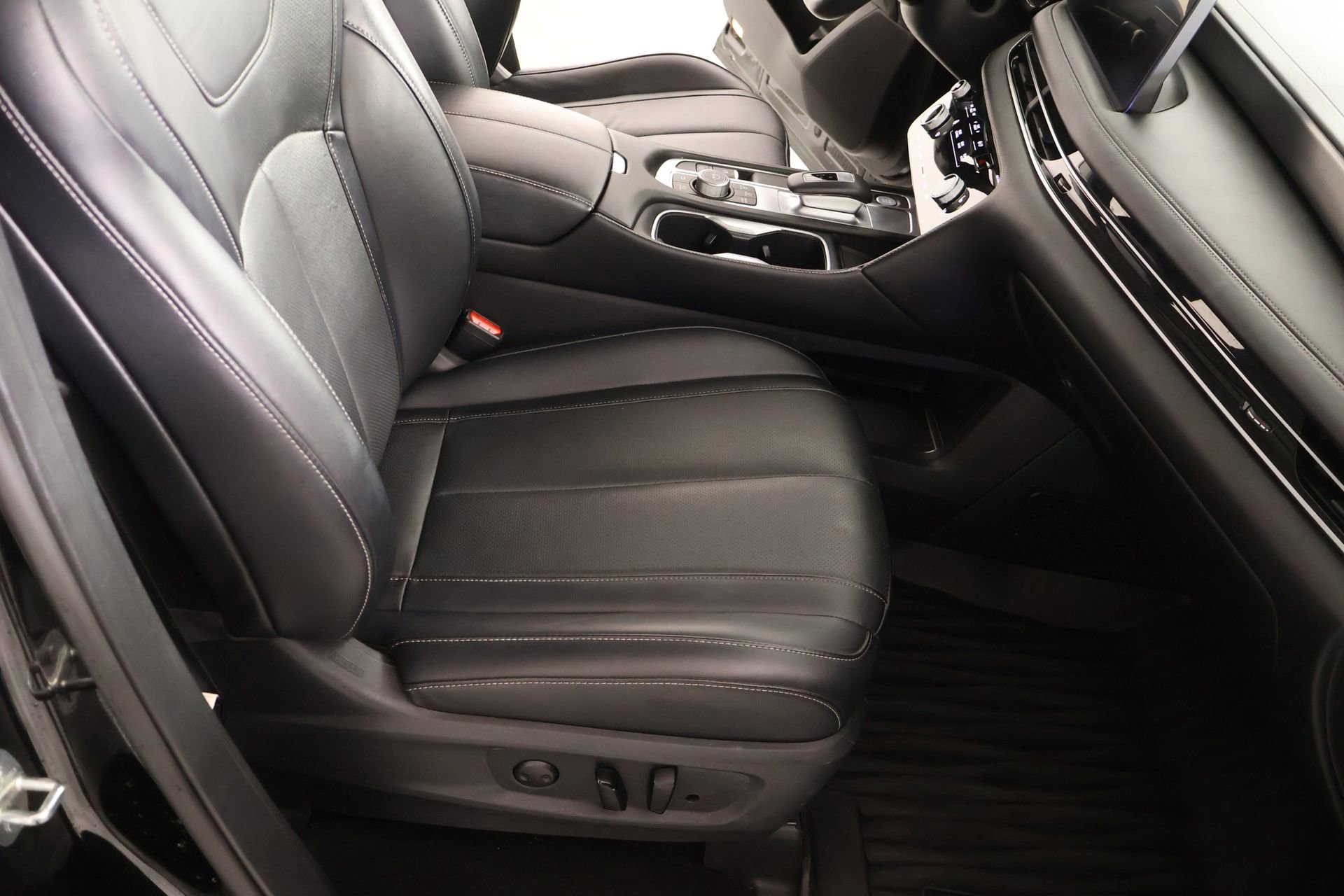 Used 2023 INFINITI QX60 Luxe AWD/4WD image 14