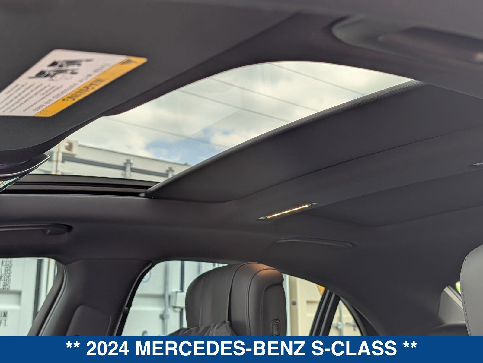 Used 2024 Mercedes-Benz S 580 4MATIC Sedan w/ AMG Line image 23