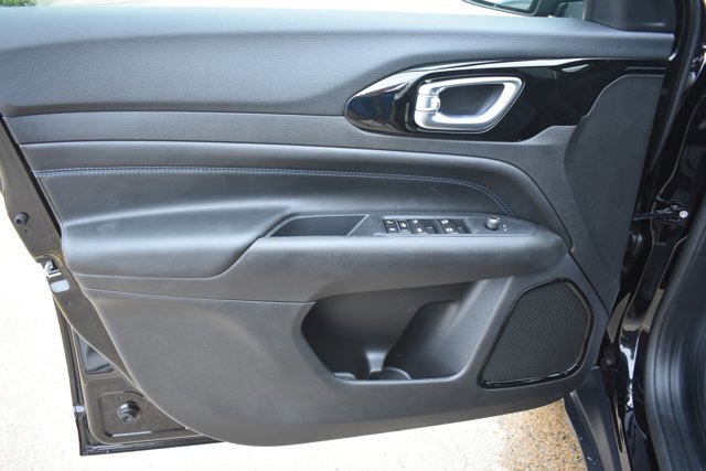 New 2026 Jeep Compass Latitude image 12