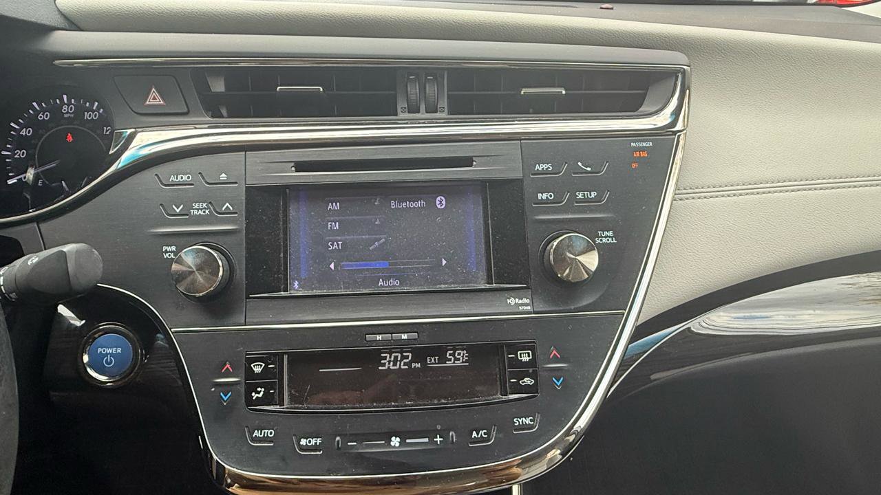 Used 2013 Toyota Avalon XLE Touring image 21