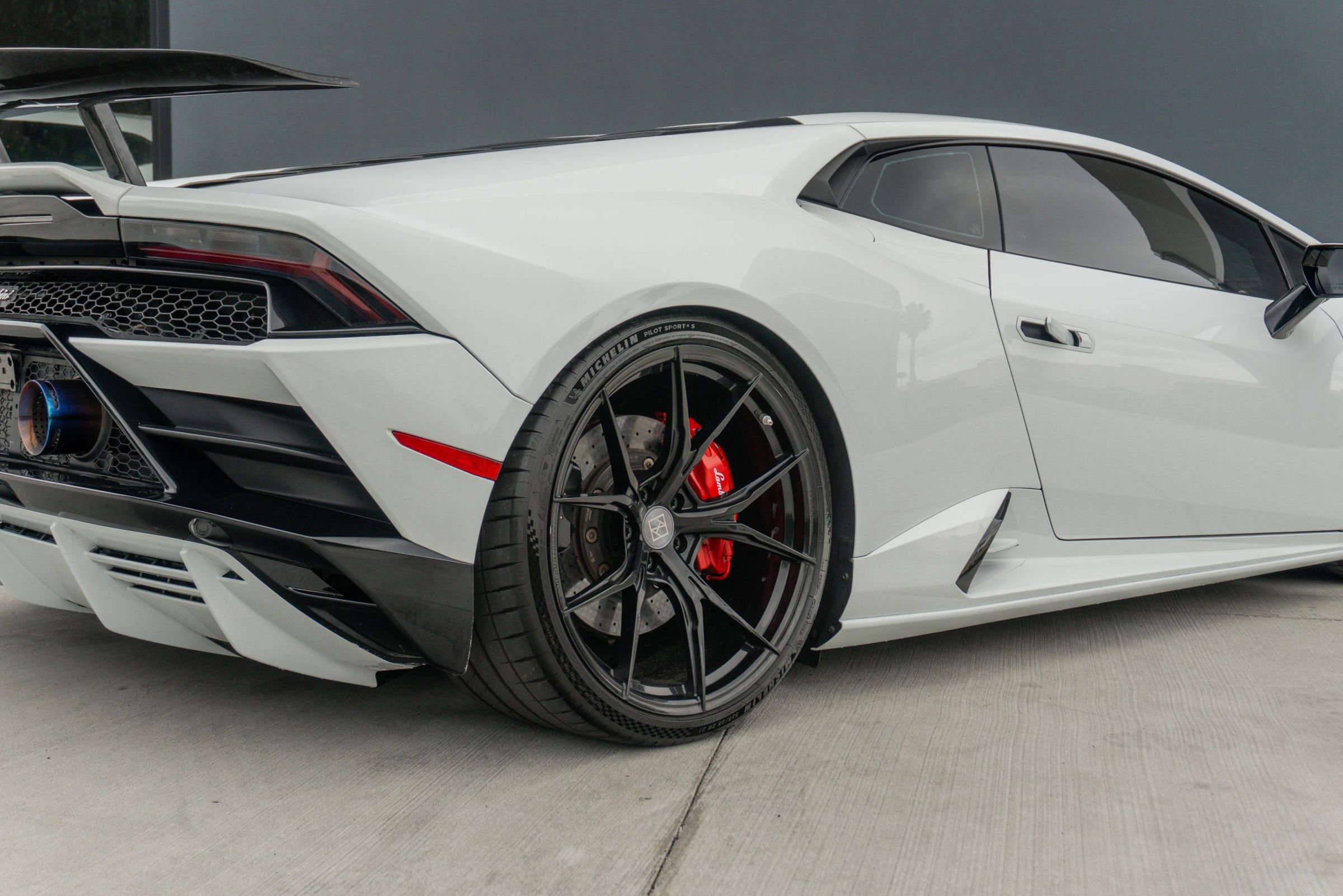 Used 2020 Lamborghini Huracan EVO image 40