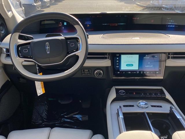 New 2025 Lincoln Navigator Reserve image 6