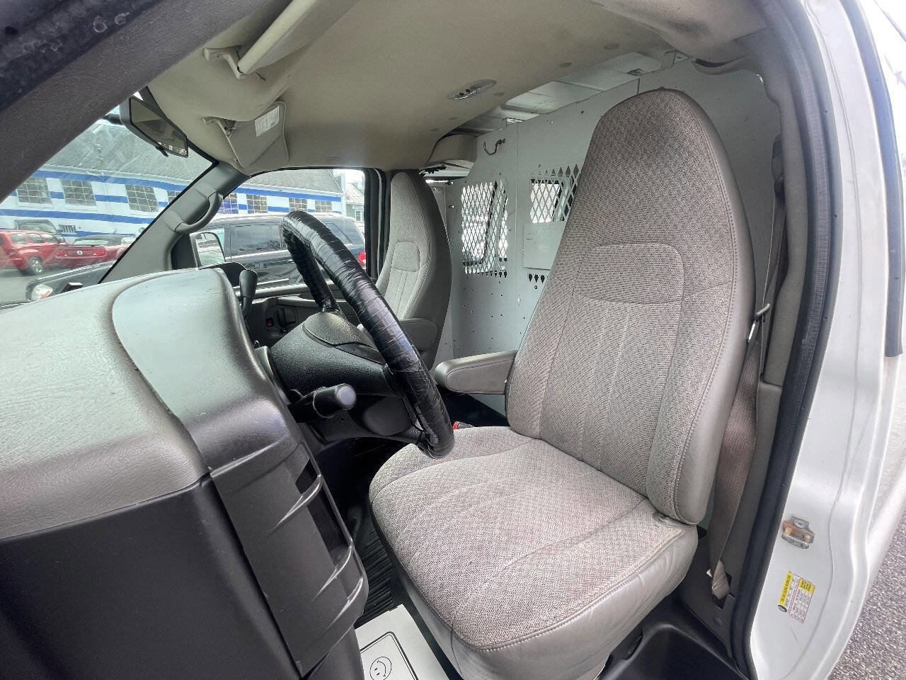 Used 2014 GMC Savana 1500 AWD image 13