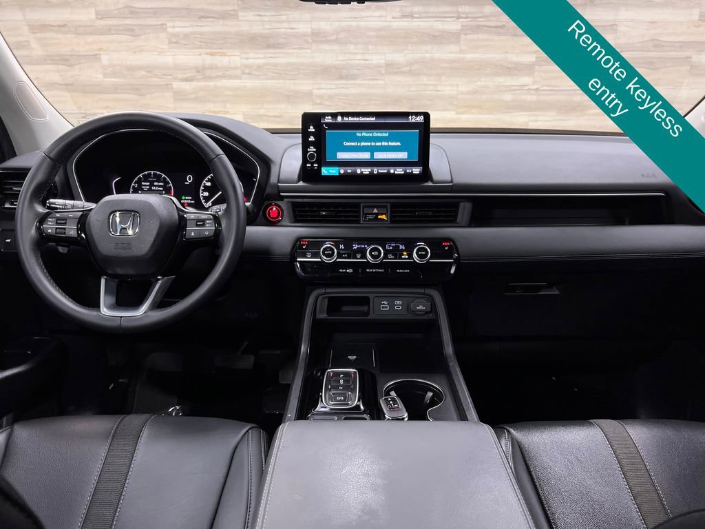 Used 2025 Honda Pilot EX-L image 2