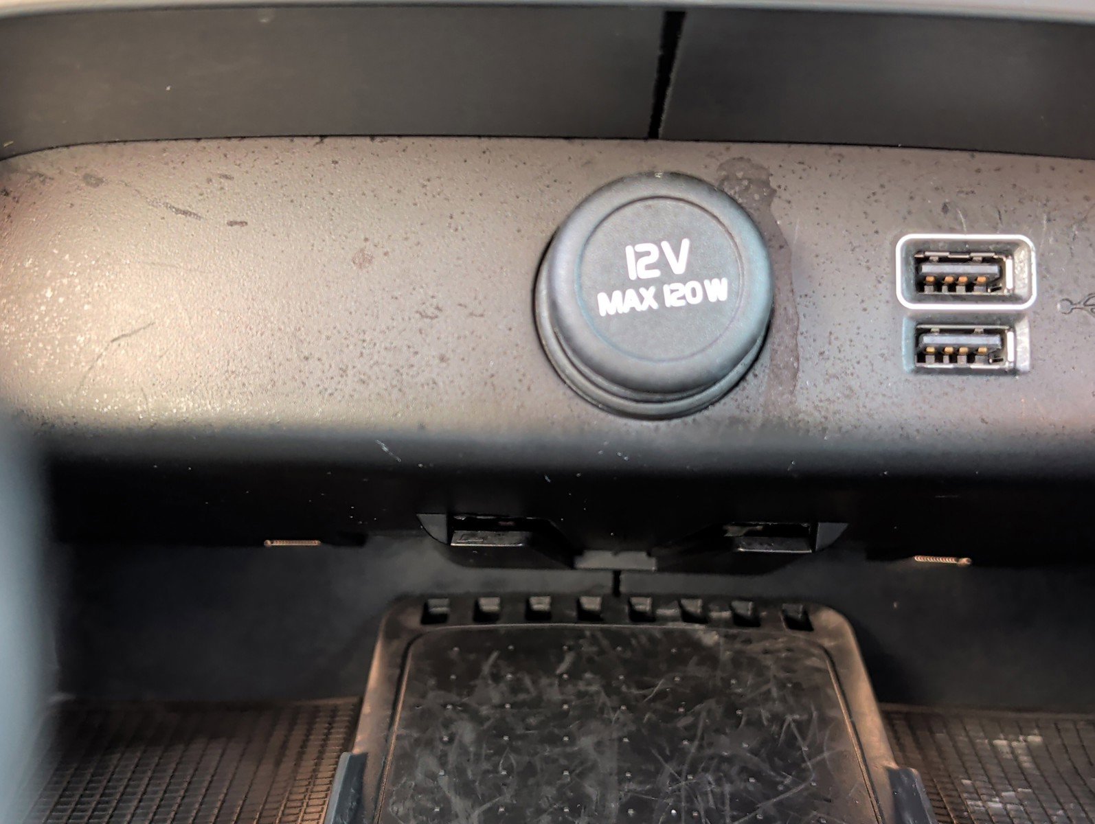 Used 2022 Volvo XC40 T5 R-Design image 33