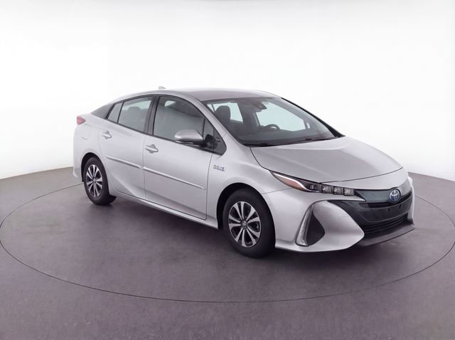 Used 2017 Toyota Prius Prime Premium image 2
