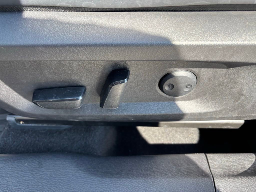 Used 2024 Mitsubishi Outlander SE image 17