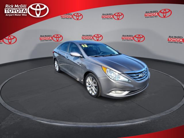 Used 2013 Hyundai Sonata SE FWD image 2